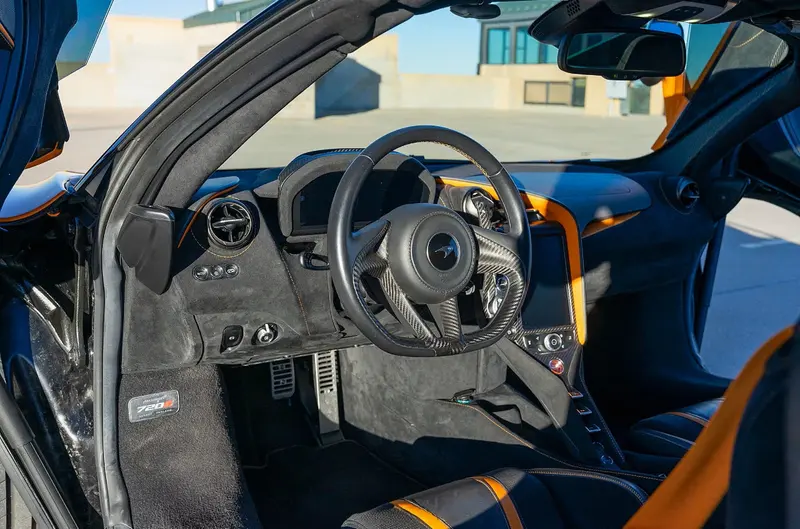 2020 McLaren 720S Spyder available for rental in San Diego — view 2