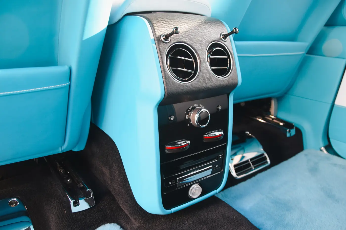 2023 Rolls-Royce Cullinan available for rental in San Diego — view 8